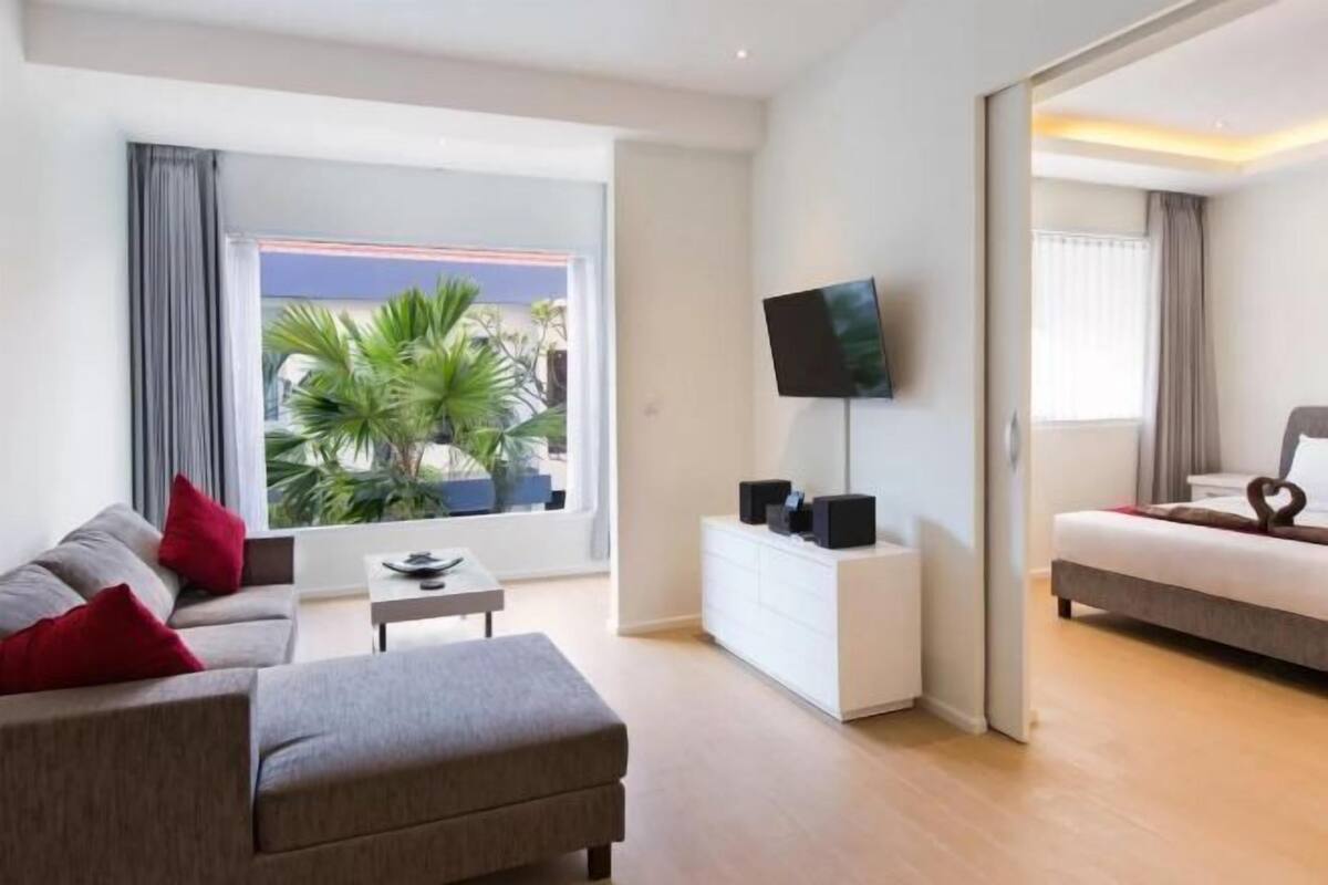 Living area | 32-inch flat-screen TV with satellite channels, TV, DVD player