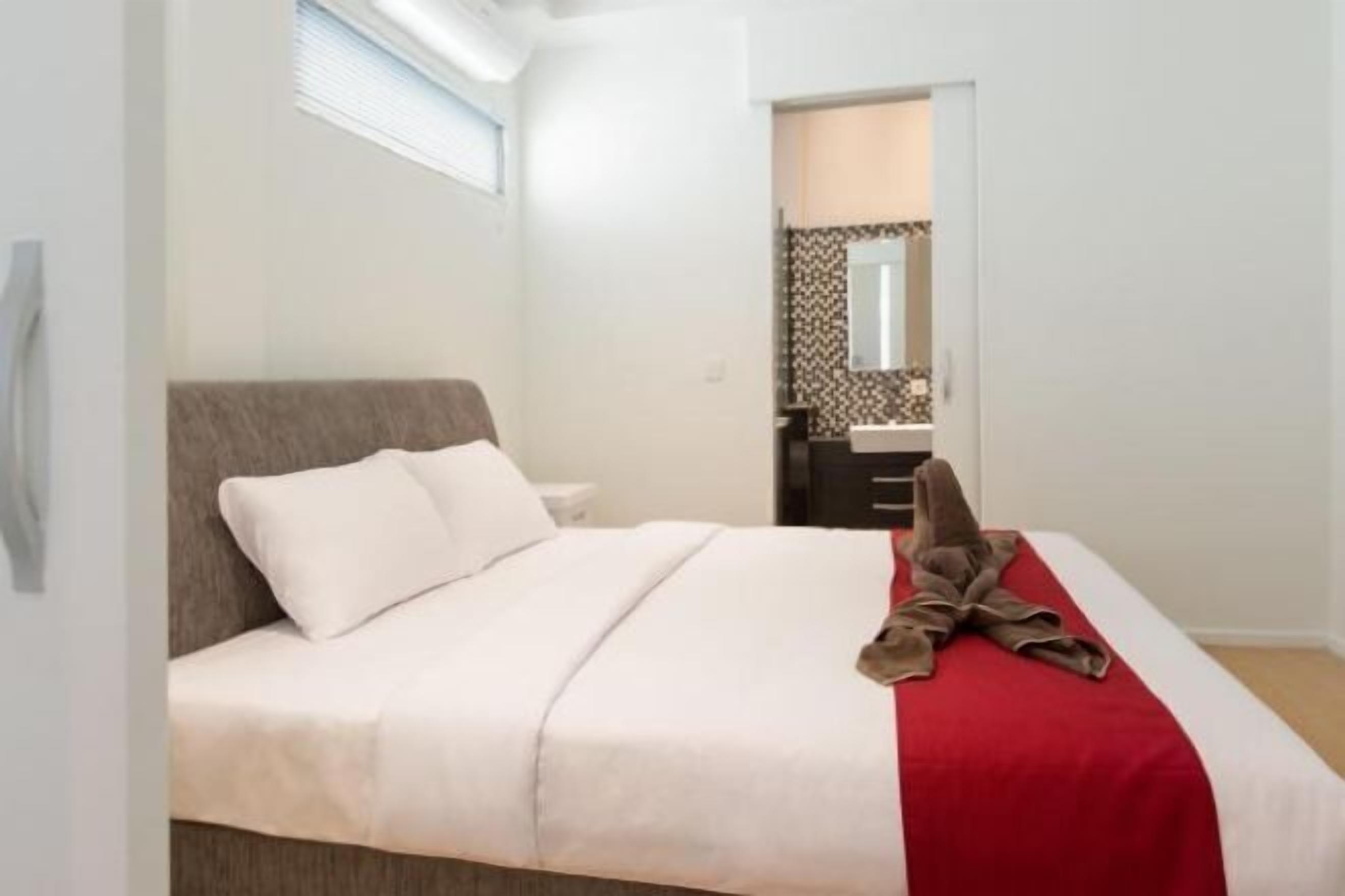 Premium bedding, in-room safe, desk, free WiFi