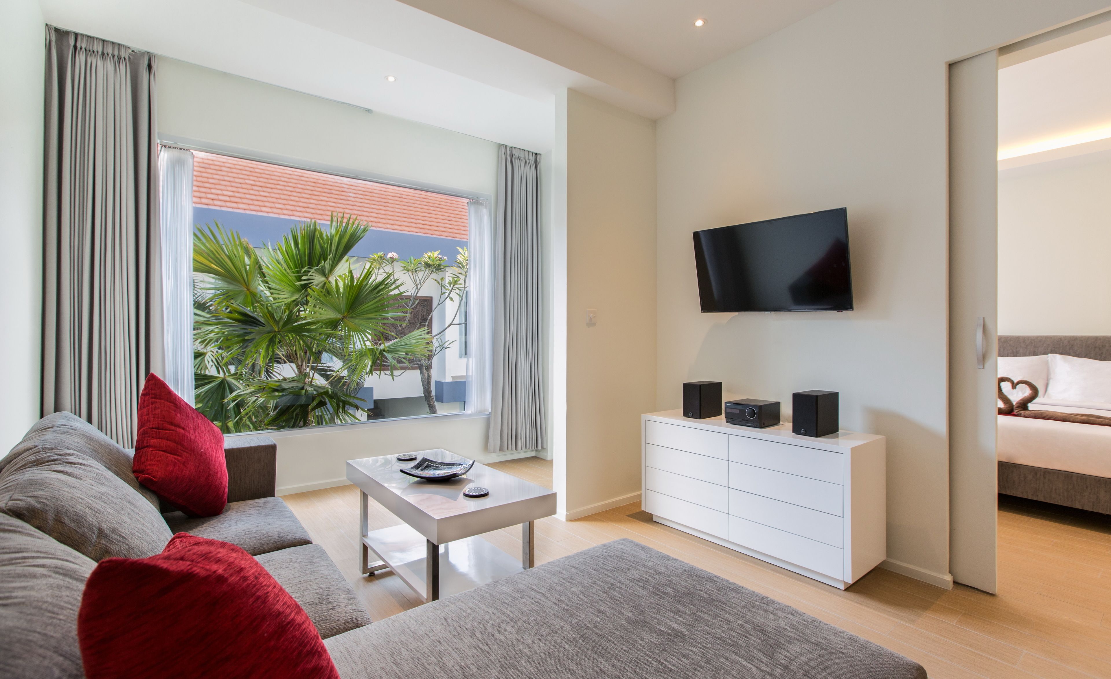 Superior Room, Pool View | Premium bedding, in-room safe, desk, free WiFi