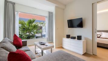 Superior Room, Pool View | Premium bedding, in-room safe, desk, free WiFi