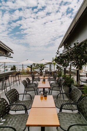 Breakfast, lunch and dinner served  - Margarita Sea Side Hotel (Kassandra)