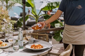 Frühstück, Mittagessen und Abendessen