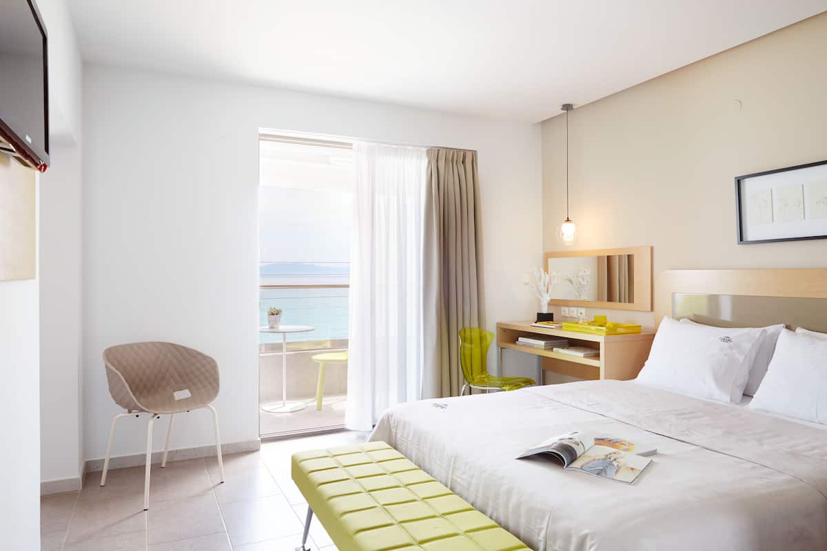 Superior Room, Sea View | In-room safe, desk, blackout drapes, soundproofing