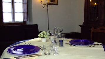 Couples’ dining