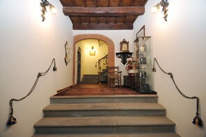 Interior entrance - Palazzo Tarlati Residenza d'Epoca (Civitella in Val di Chiana)