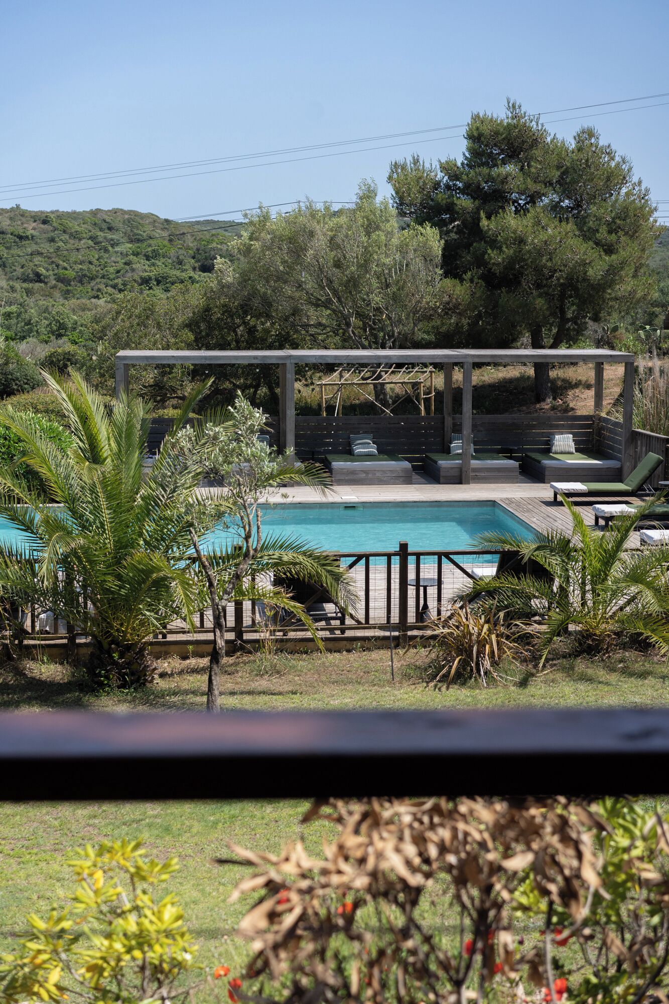 Superior dubbelrum - utsikt mot trädgården | Sängtillbehör av högsta kvalitet och värdeförvaringsskåp på rummet