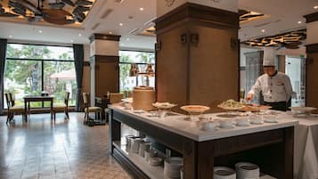 每日供應自助早餐 (每人 VND2)