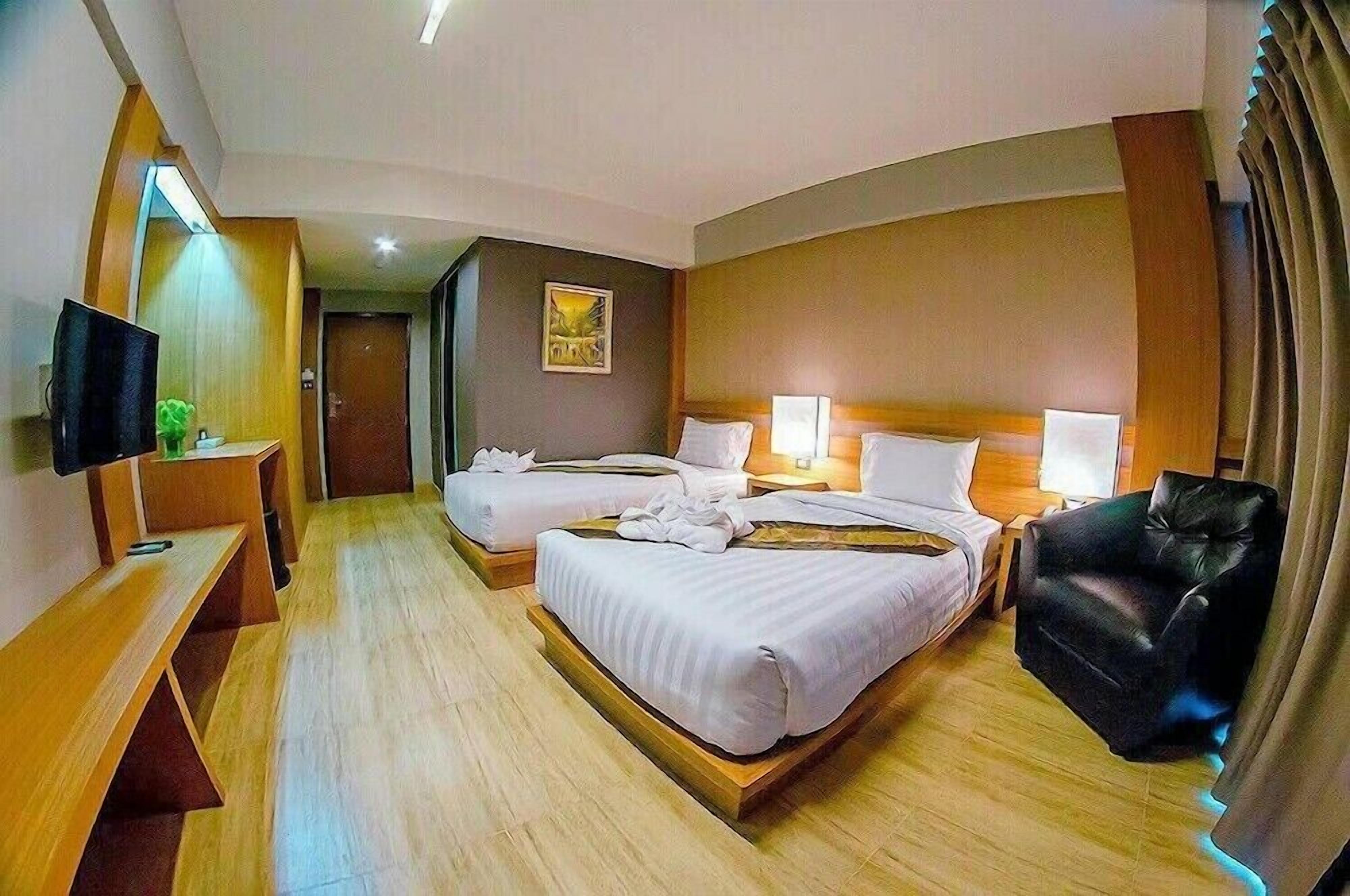 Minibar, free WiFi, wheelchair access