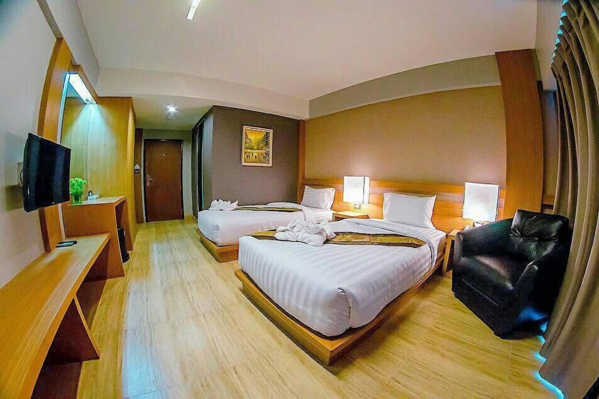 Minibar, free WiFi, wheelchair access