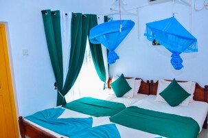 Caja de seguridad en la habitación, escritorio y wifi gratis 