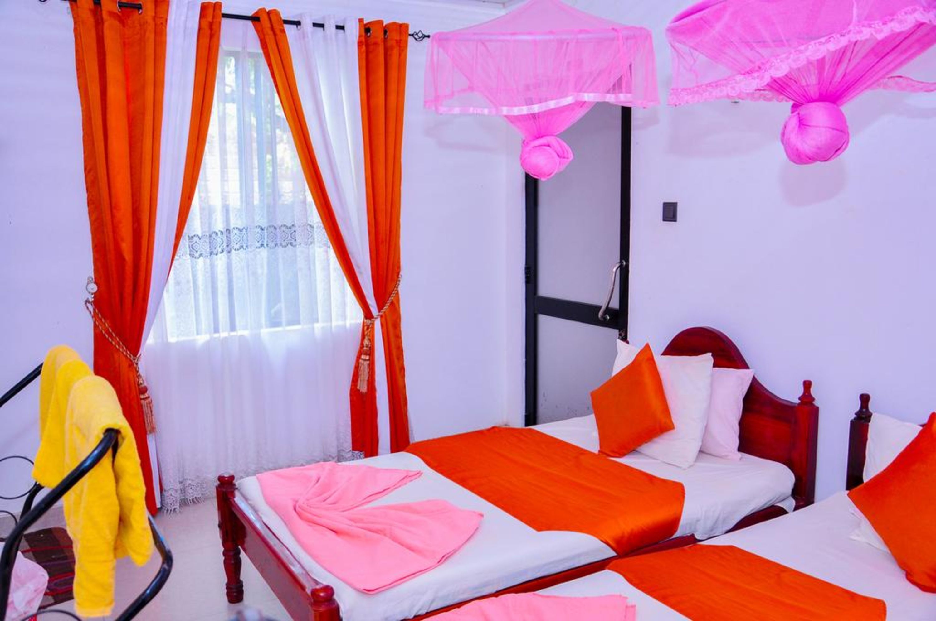 Caixa forta a l'habitació, escriptori i wifi gratuïta 