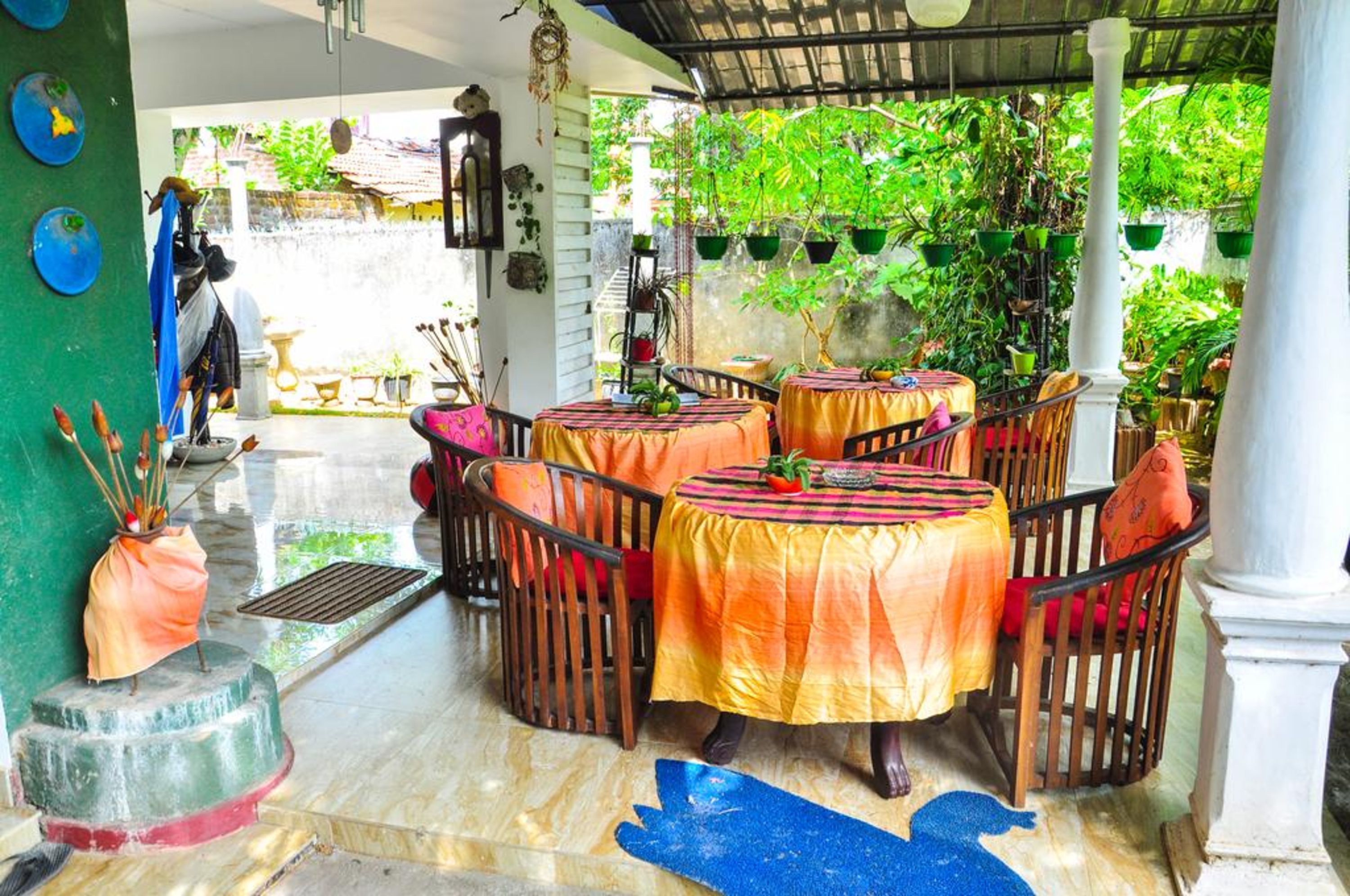 Petit déjeuner (7 USD par personne)