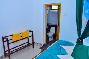 Cofres nos quartos, escrivaninha, Wi-Fi de cortesia