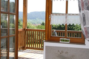Comfort Apartment, 2 Bedrooms, Balcony, Mountain View | Balcony