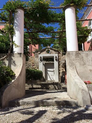 Entrada de la propiedad