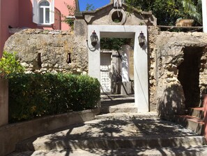 Courtyard - Resort Villa Bismarck (Capri)