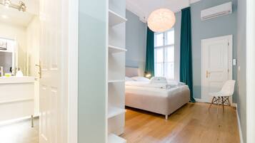 Suite, 3 Bedrooms, Kitchen (Master Suite 0215A) | 1 bedroom, individually decorated, individually furnished