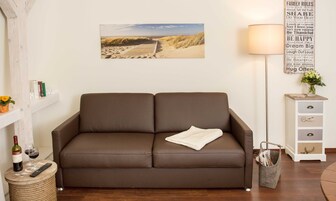 Apartment | Living area | Flat-screen TV