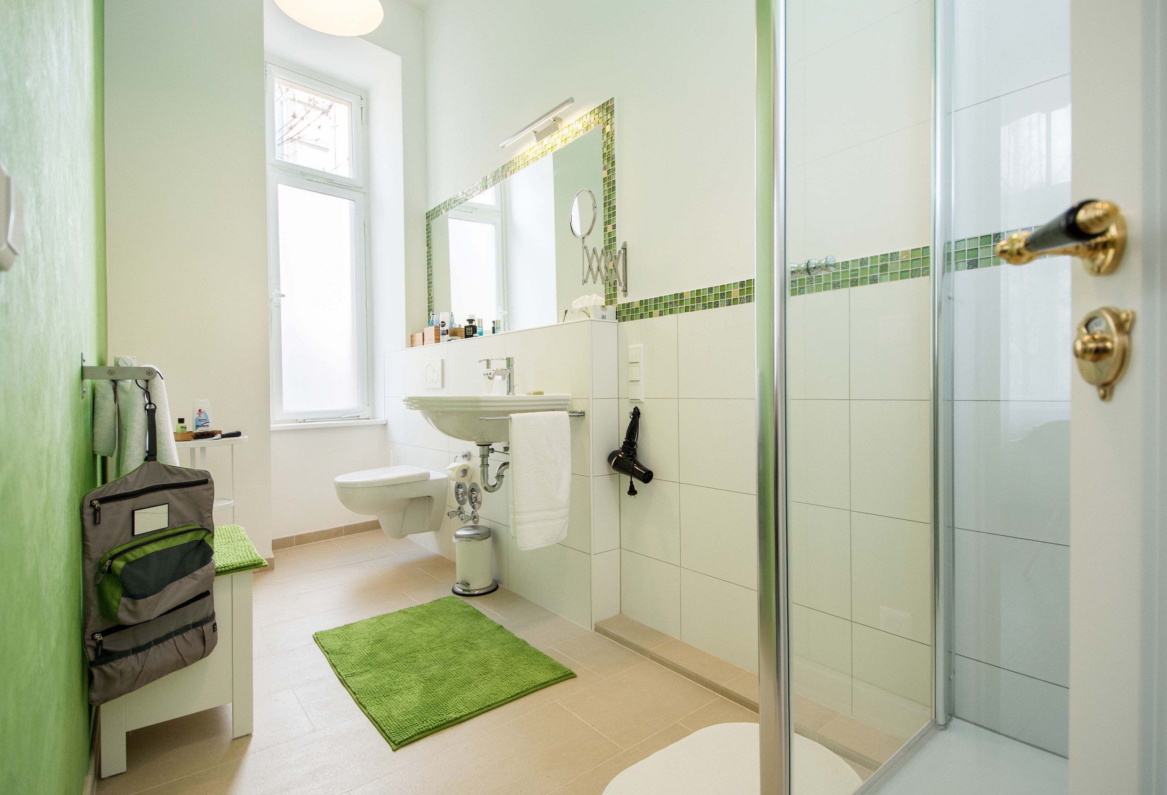 Apartment | Bathroom | Shower, free toiletries, towels, toilet paper