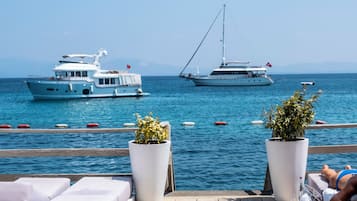 Spiaggia privata nelle vicinanze, lettini da mare, ombrelloni