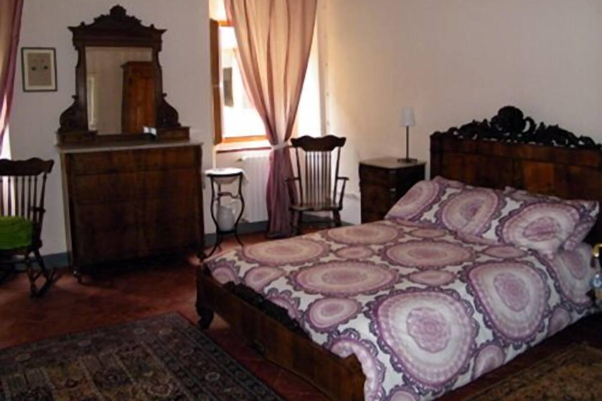 Comfort suite, 1 slaapkamer, patio, uitzicht op binnenplaats | Individueel gedecoreerd, individueel gemeubileerd, een laptopwerkplek