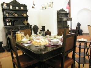 Desayuno completo incluido todos los días 