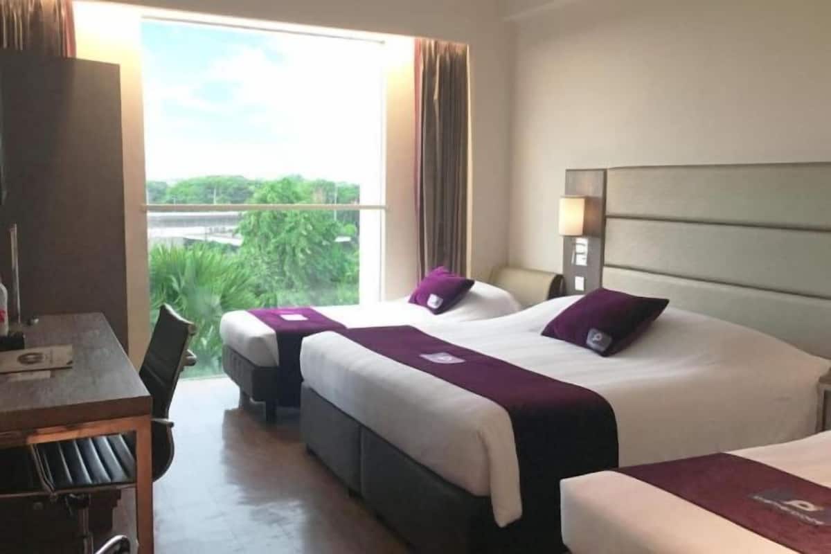 1 bedroom, in-room safe, desk, blackout curtains