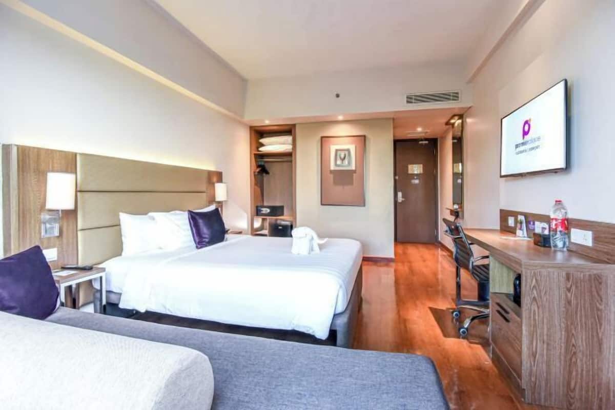 1 bedroom, in-room safe, desk, blackout curtains