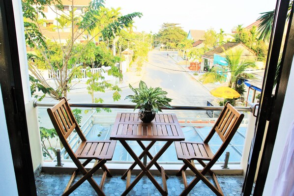 Triple Room, Balcony | Egyptian cotton sheets, premium bedding, down comforters - Green Bud Homestay (Hoi An)
