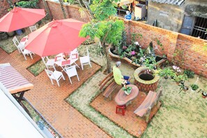 Outdoor dining - Green Bud Homestay (Hoi An)