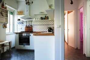 Apartment, 3 Bedrooms | Private kitchenette