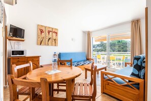 1 bedroom, desk, laptop workspace, blackout drapes - Galdana Gardens (Ciutadella de Menorca)