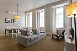 Apartment, 2 Bedrooms (7 people) | Living area