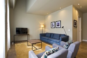 Apartment, 3 Bedrooms (7 people) | Living area