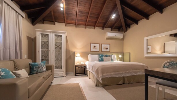 Family Studio Suite | Premium bedding, down comforters, memory foam beds, minibar - Faro Norte Suites (Asunción)