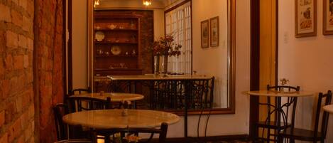 Petit déjeuner buffet compris tous les jours