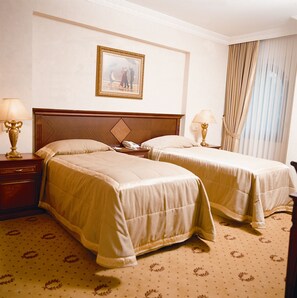 Minibar, in-room safe, desk, blackout curtains - Doga Residence (Ankara)