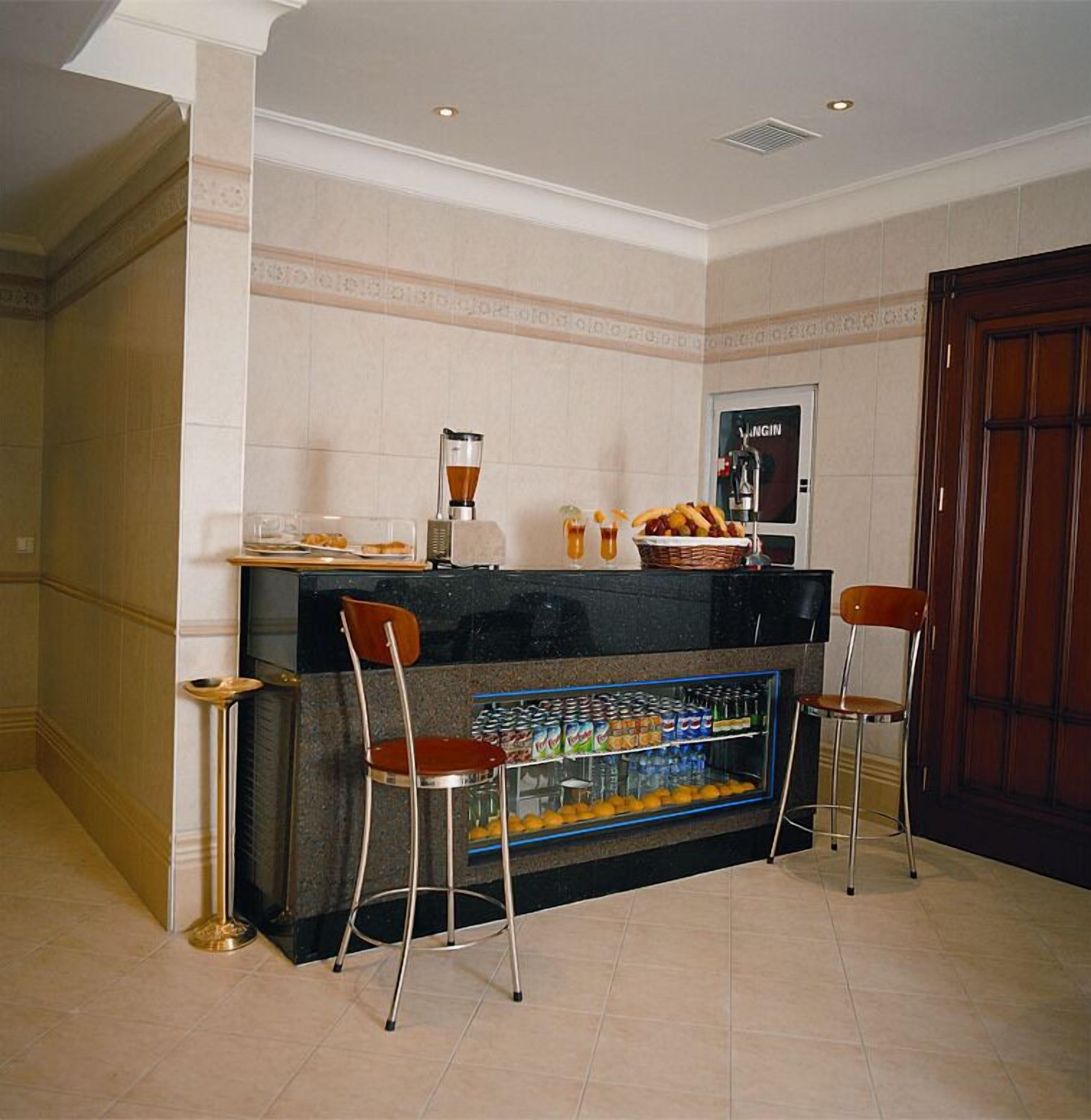 包含每日自助早餐