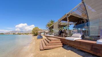 Playa en los alrededores