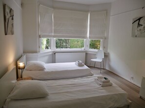 Apartment, 3 Bedrooms (Roelofsstraat 112) | Iron/ironing board, free WiFi, bed sheets - Stayci Serviced Apartments Royal Nassau (The Hague)
