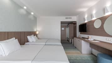 Superior-Doppel- oder -Zweibettzimmer, Balkon | Minibar, Schreibtisch, Bügeleisen/Bügelbrett, kostenloses WLAN