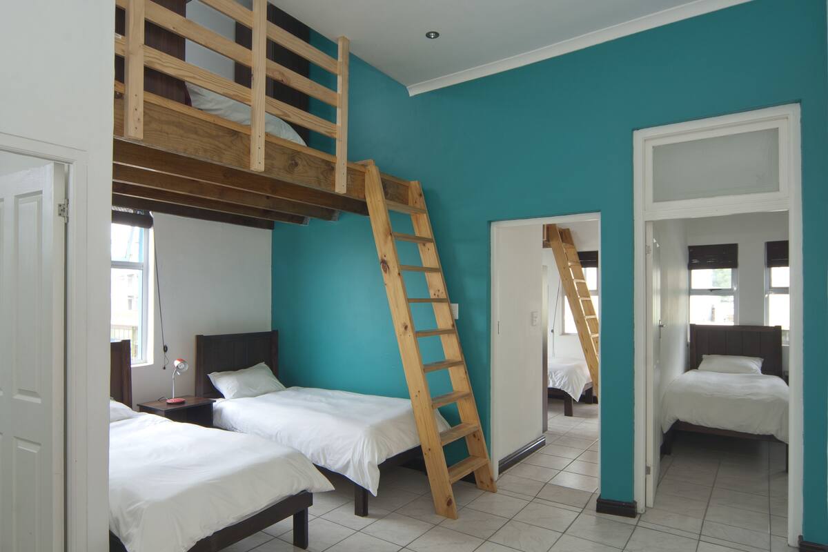 Dortoir Partagé Deluxe (Mixed - 5 Bed)