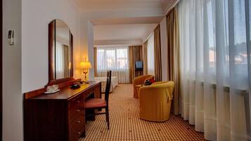 Minibar, in-room safe, desk, soundproofing