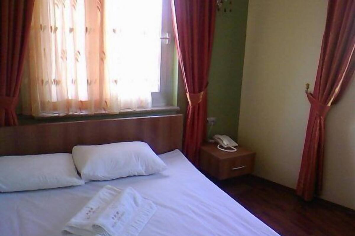 Down duvets, free minibar, in-room safe, desk