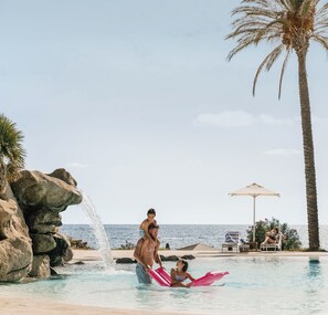 Indoor pool, 3 outdoor pools, pool umbrellas, pool loungers - Falkensteiner Resort Capo Boi (Villasimius)