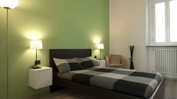 Standard Double Room, Ensuite | 1 bedroom, minibar, individually furnished, desk