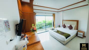 Deluxe King Bed | Minibar, desk, rollaway beds, free WiFi