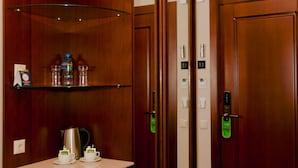 Deluxe Double Room | Room amenity - Hotel Grand Voyage (Almaty)