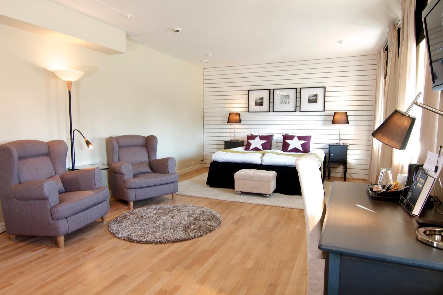 deluxe twin room | soundproofing, free cots/infant beds, free wifi, bed sheets