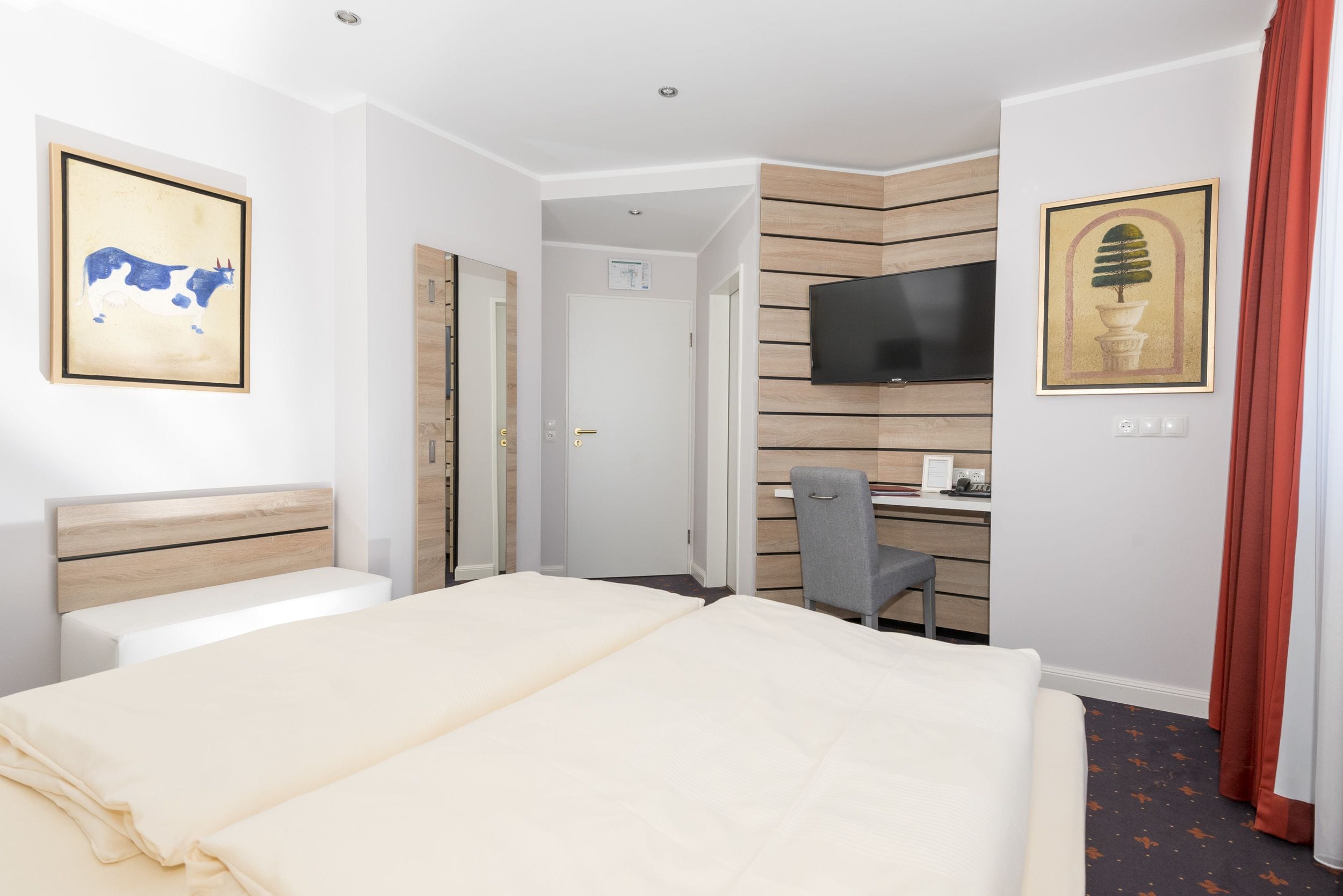 double room | in-room safe, desk, free cots/infant beds, free wifi